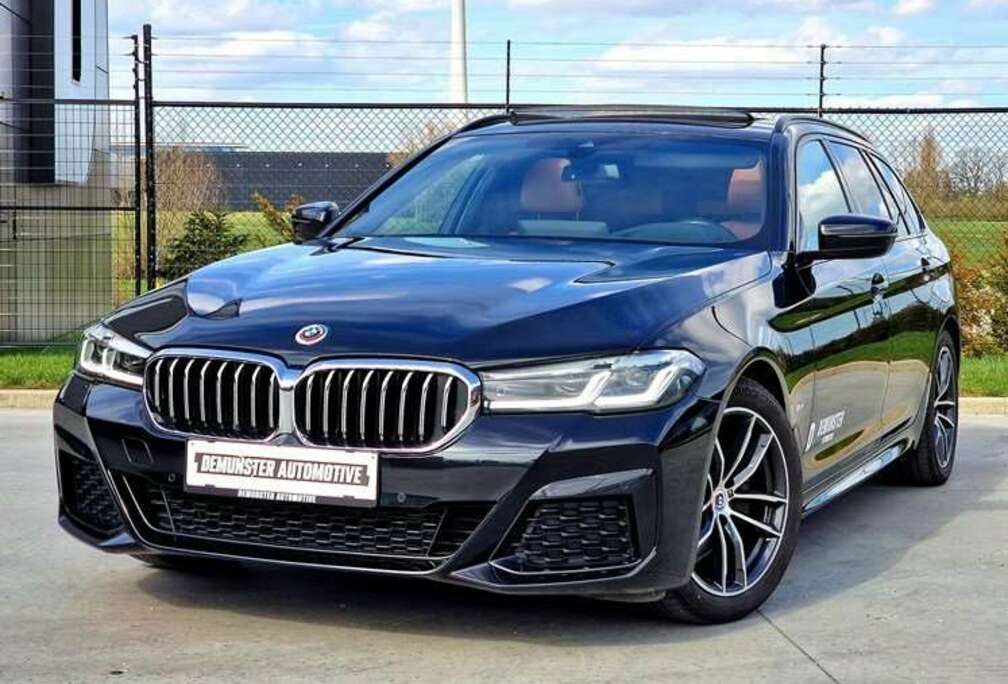 BMW *MHEV * M PACK * TREKHAAK * PANO * 190pk* LEDER