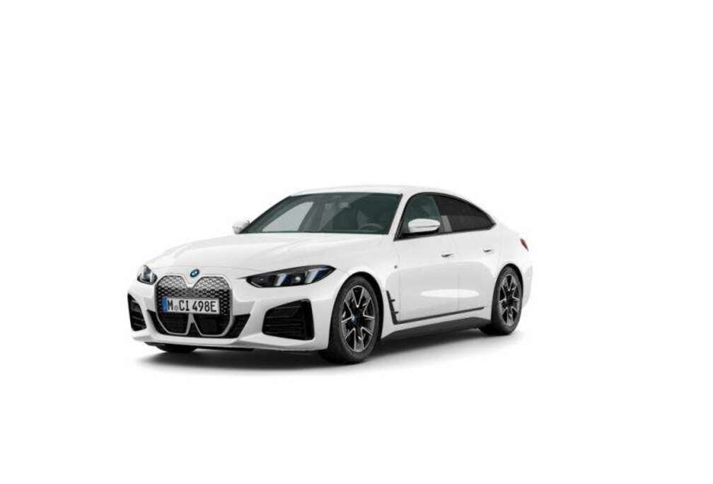 BMW Alpine white i4, clean spec, sharp M Sport presenc
