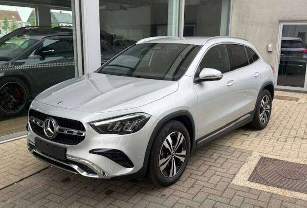 Mercedes-Benz Widescreen-Trekhaak-Camera-Led-CarPlay-Privacy