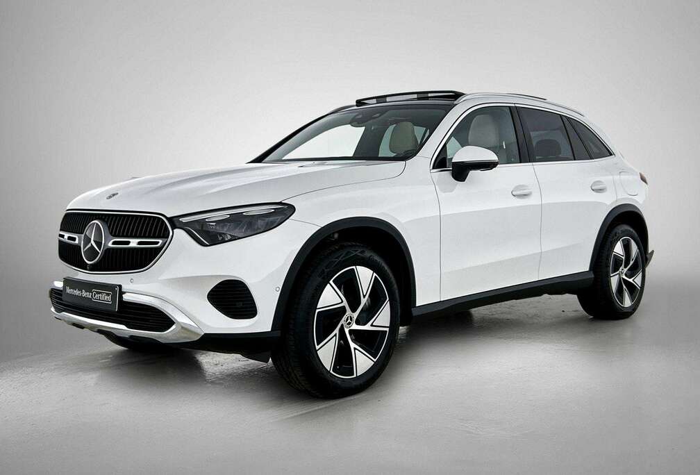 Mercedes-Benz DE 4MATIC Luxury Line  Panoramisch Dak  360 Par