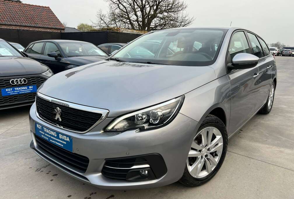 Peugeot SW 1.2i 110PK NAVIGATIE BLUETOOTH CARPLAY LED PDC ALU