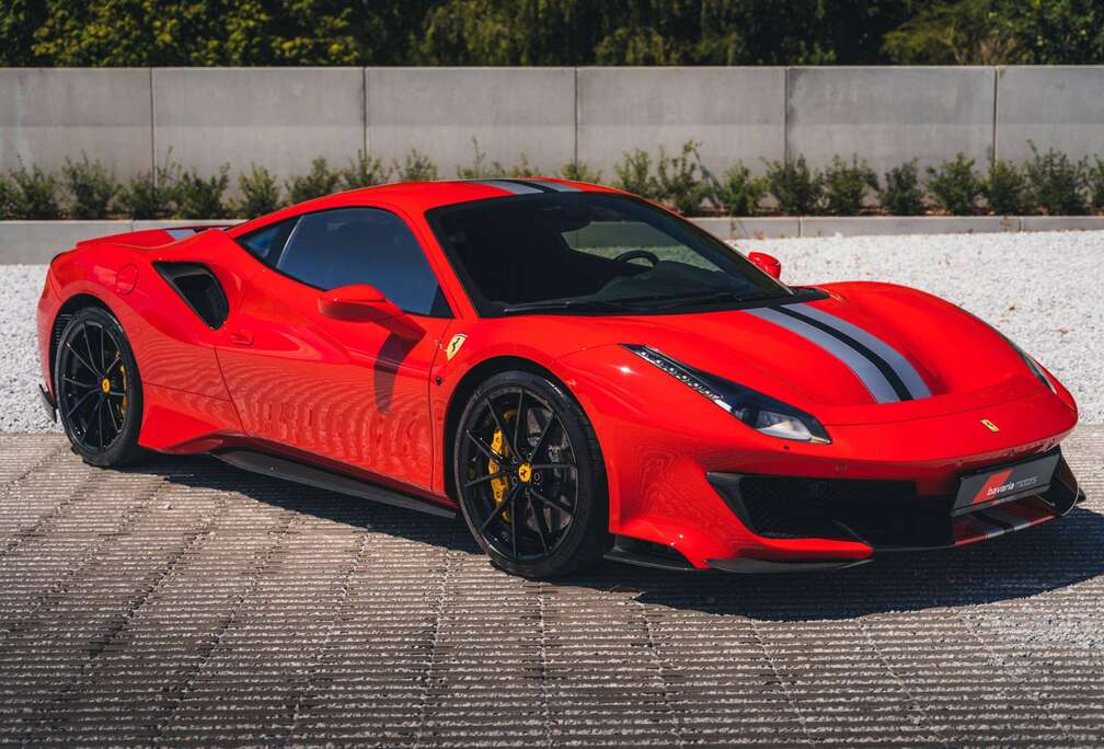Ferrari Pista / Rosso Corsa / Carbon / Lift / 20\