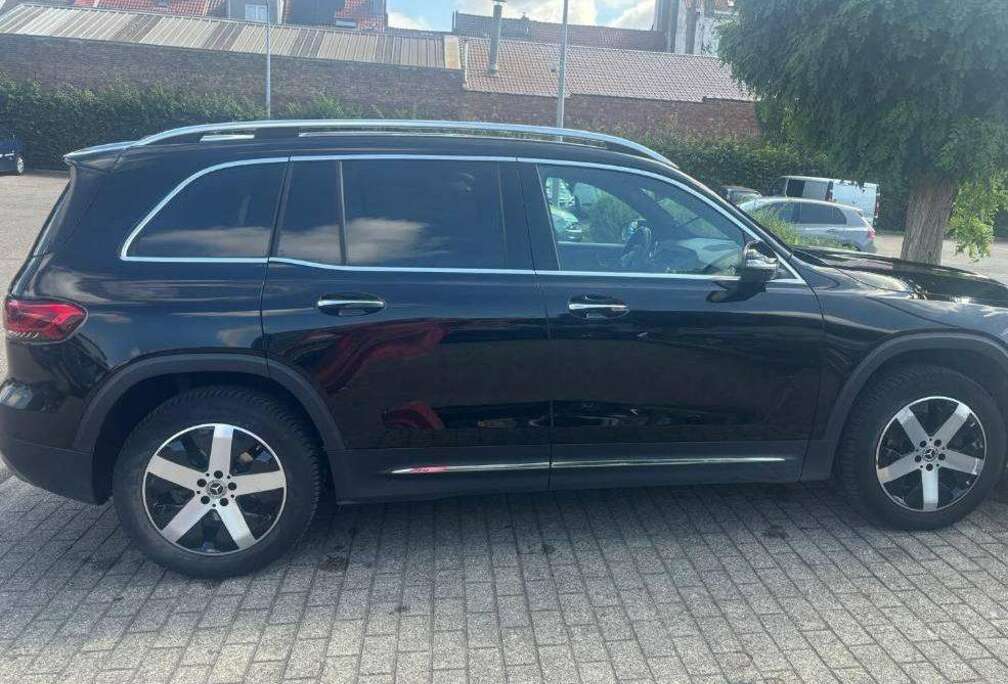 Mercedes-Benz GLB 180