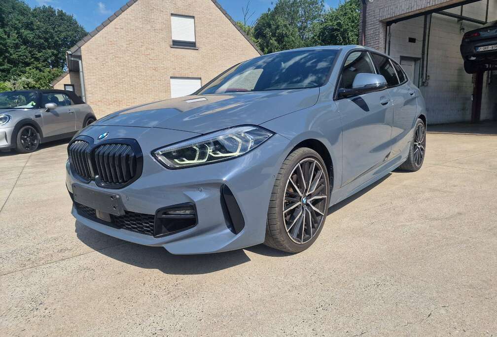 BMW 118iA / M-Pack / Head-up / Harman Kardon / Pano-dak / 19\