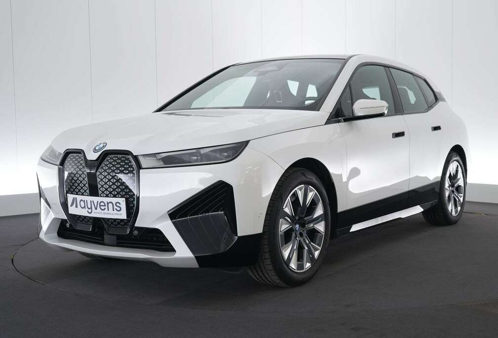 BMW 100 kWh xDrive50 Sport LEDER/CUIR LED GPS PDC 360°