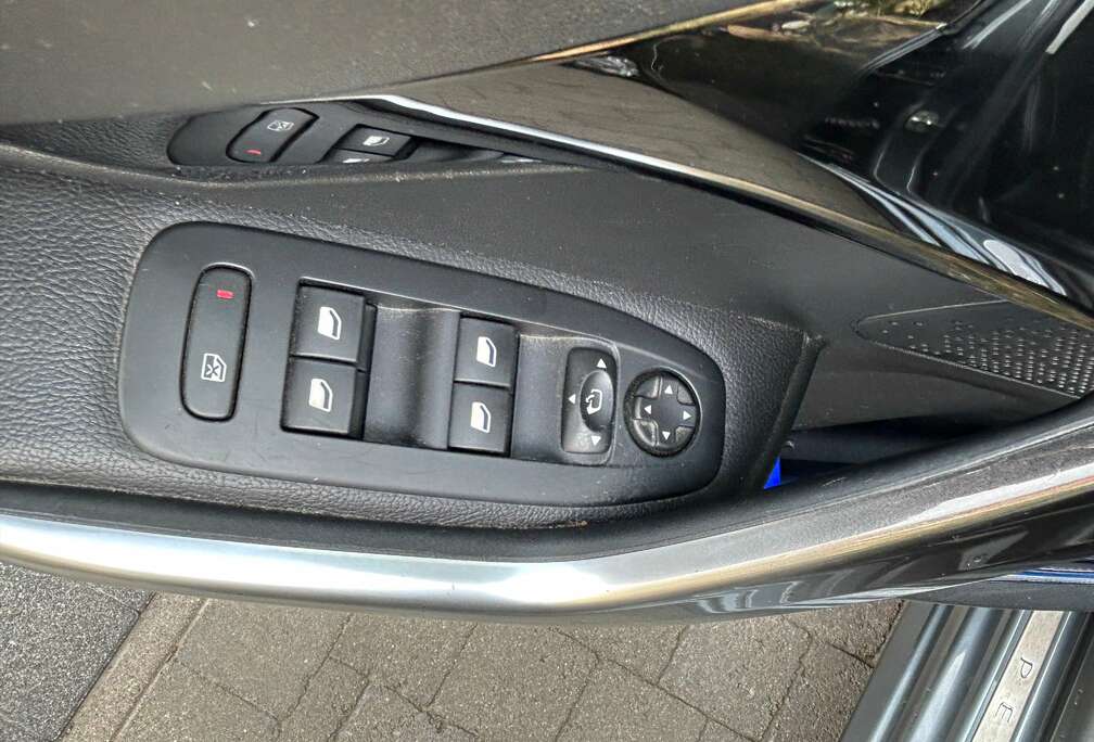 Peugeot 208 120 VTI Automatik Allure