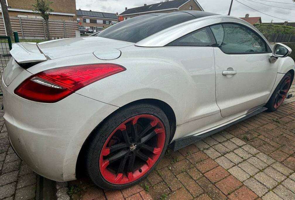 Peugeot RCZ 2.0 HDi FAP 165