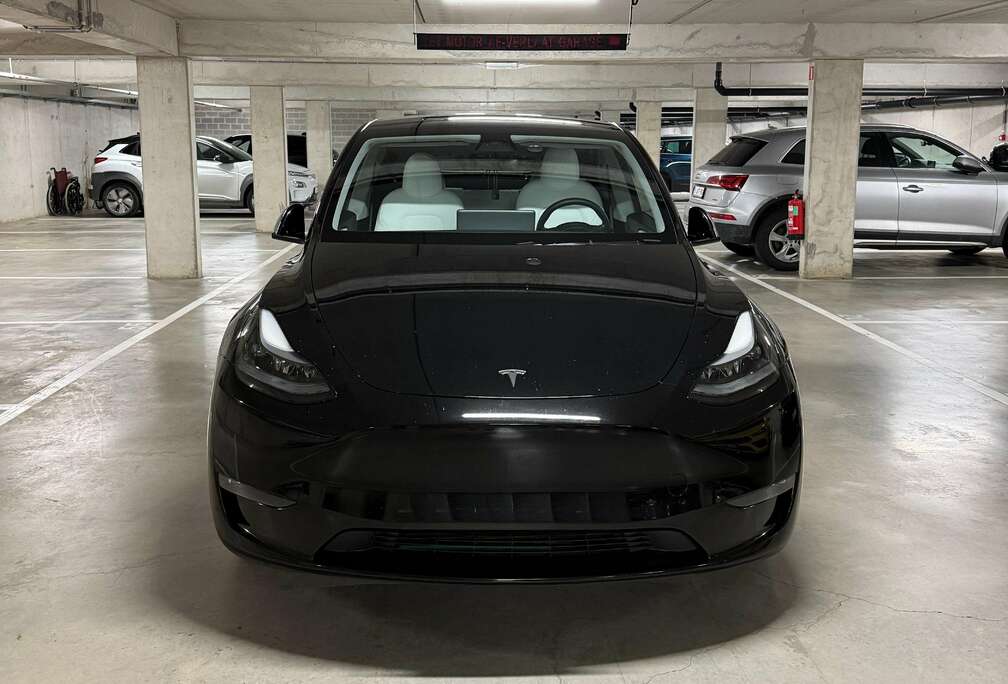 Tesla Model Y 72.5 kWh Dual Motor Performance (377 kW)