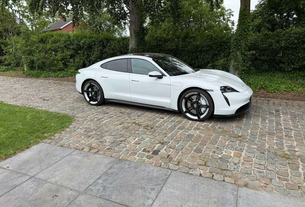 Porsche Taycan 93.4 kWh Taycan 4S