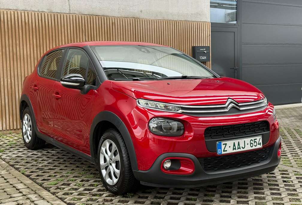 Citroen C3 1.2i.          19000 Km
