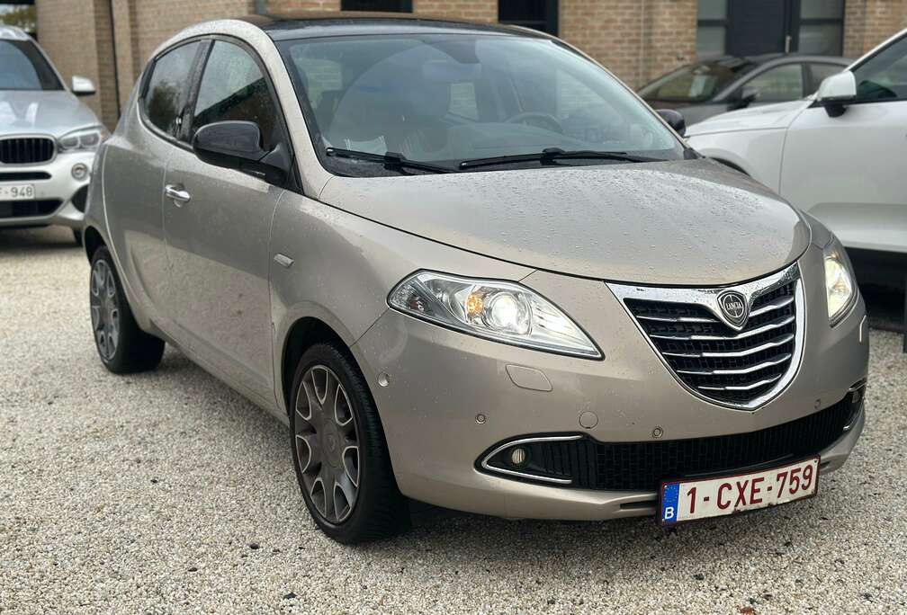 Lancia Ypsilon 0.9 TwinAir Platinium PANO/CLIMA/CUIR