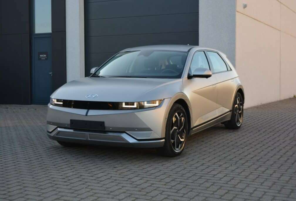 Hyundai 73 kWh AWD Core 225 kW/Navi/360 Camera/BLIS/2023