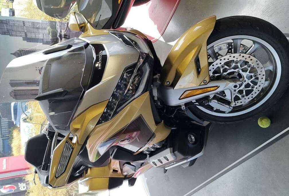 Honda GOLDWING 1800 Deluxe DCT