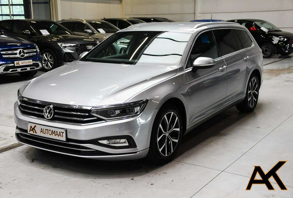 Volkswagen SW 1.6 TDi Comfortline DSG - NAVI / CAMERA / ACC