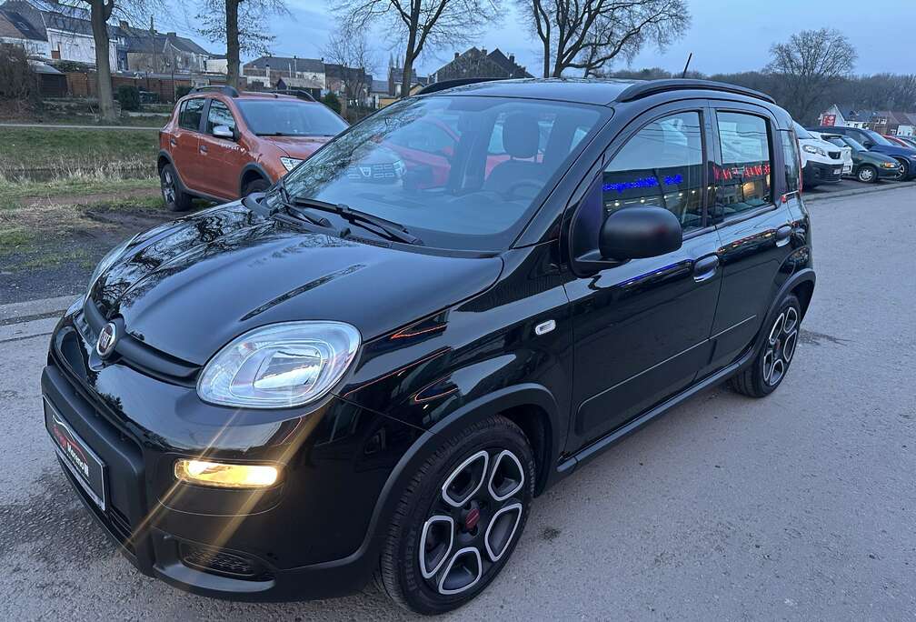 Fiat Panda Cross 1.0i MHEV Garmin