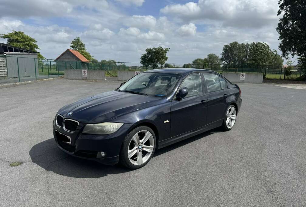 BMW LEDER // Grote Navi // Trekhaak // Parkeersensoren
