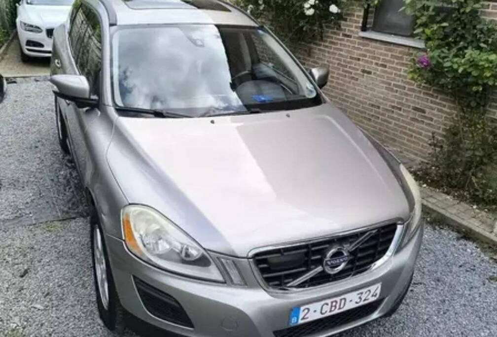 Volvo XC60 2.4 D3 AWD Momentum Geartronic
