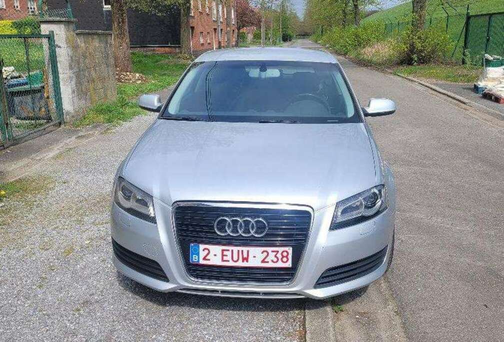 Audi 1.6 TDi Ambiente DPF S tronic