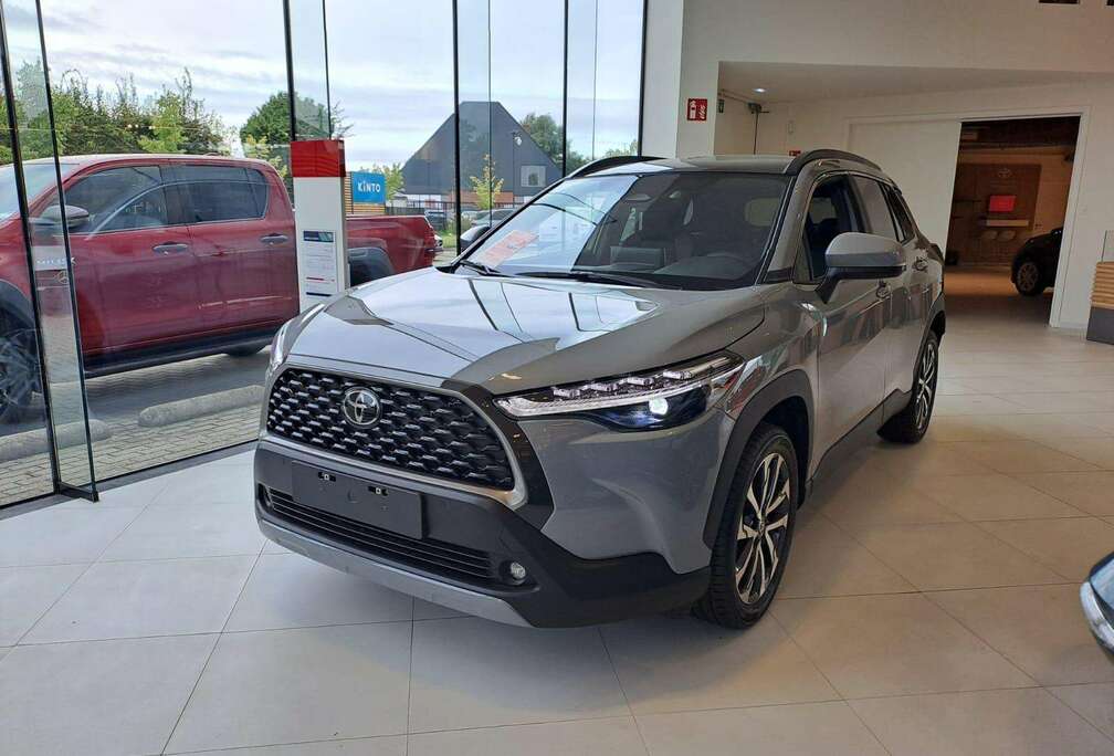 Toyota 1.8 Hybrid Style