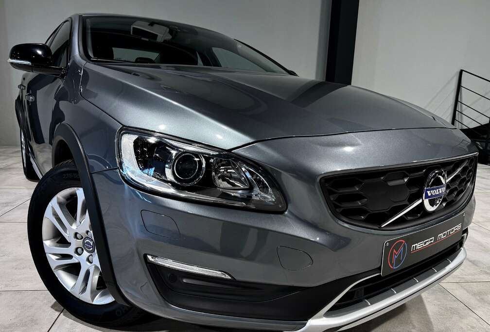 Volvo 2.0 D3 150CV CROSS COUNTRY B.AUTO CUiR JANTES 17\