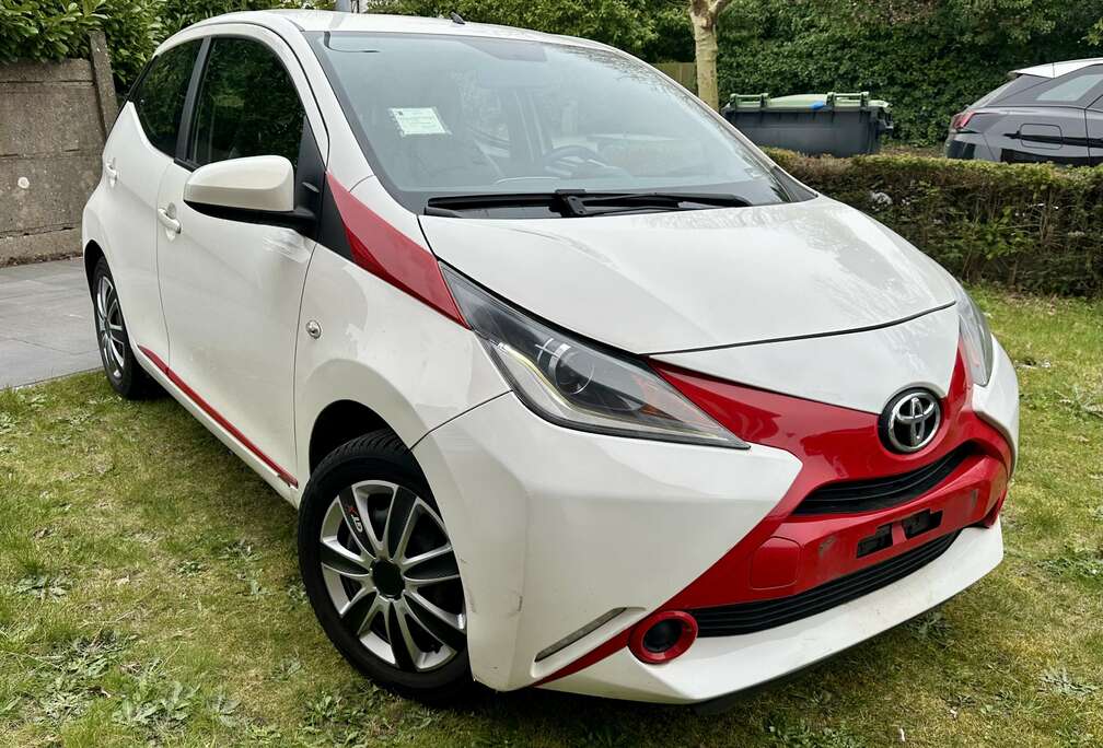 Toyota 1.0i VVT-i x-clusiv