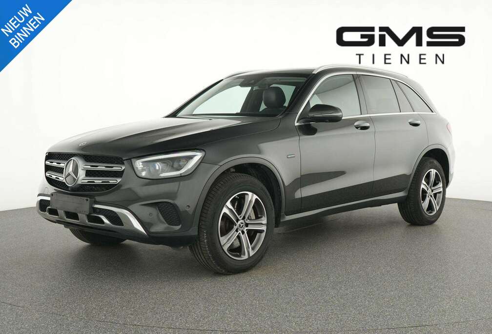 Mercedes-Benz e 4MATIC off-road vehicle 300e 4MATIC Luxury Line