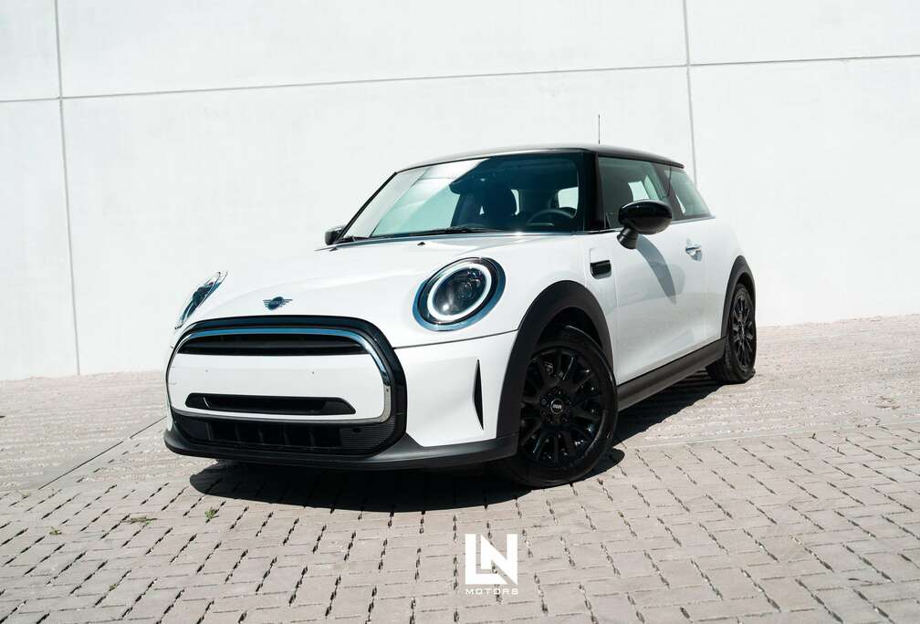 MINI NIEUWSTAAT  Apple Carplay  Parkeersensoren  Eer
