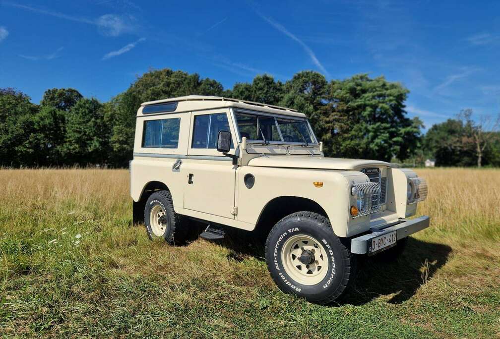 Land Rover 3