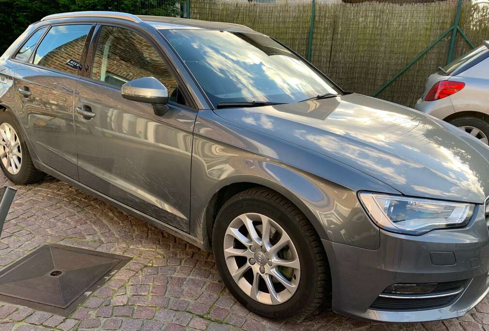 Audi A3 1.6 TDI Sportback Attraction