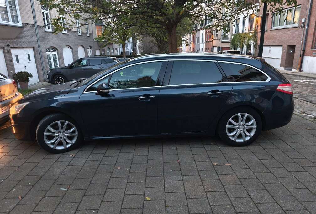 Peugeot SW e-HDi FAP 115 EGS6 Family