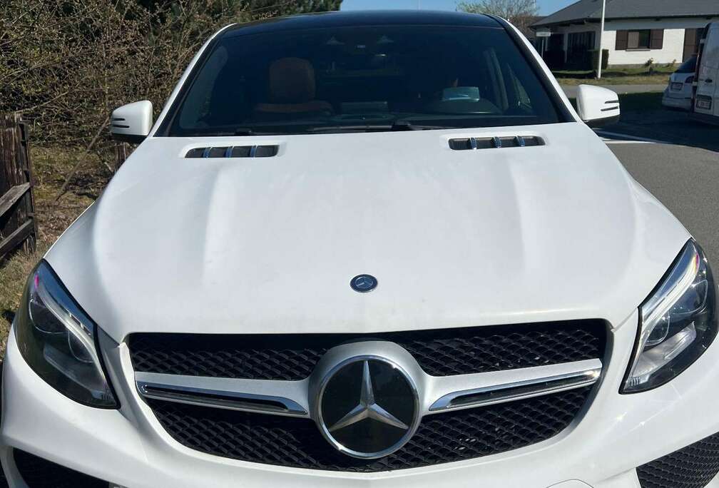 Mercedes-Benz d Coupe 4Matic 9G-TRONIC AMG Line