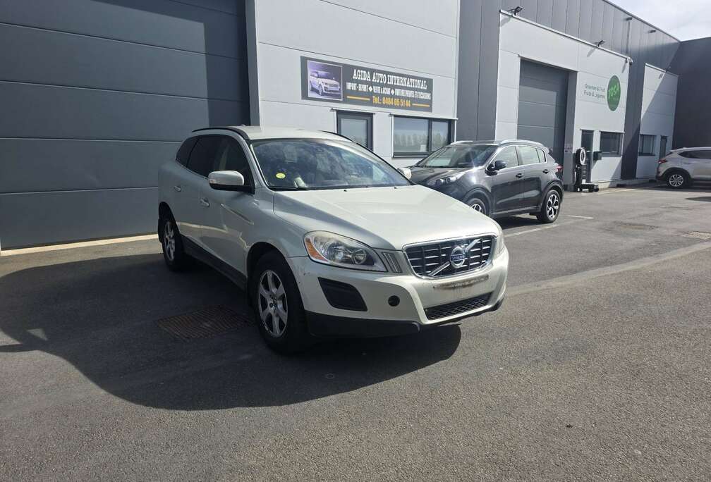 Volvo XC60 2.4 D5 AWD R-design Geartronic