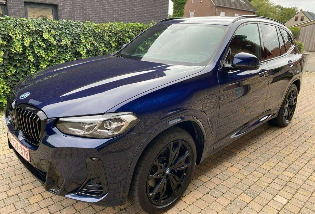 BMW X3 PHEV 2.0iAS xDrive30e (215 kW) zeer nette staat zie foto\'s kleur individual blauw