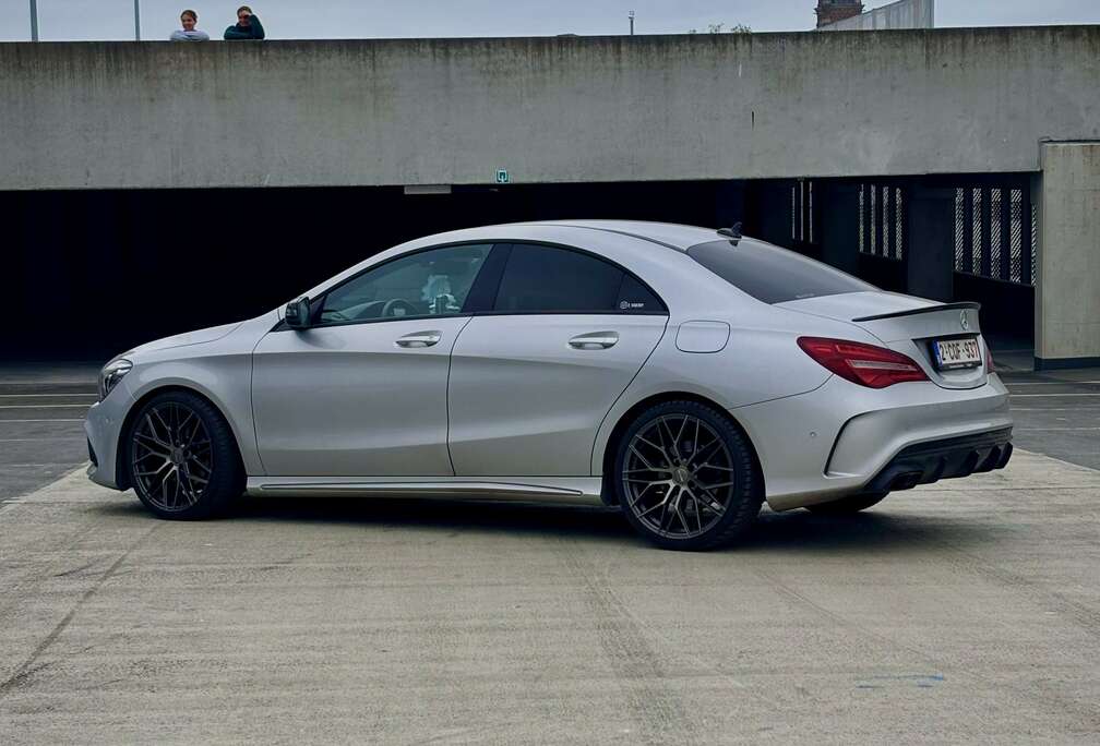 Mercedes-Benz AMG Line