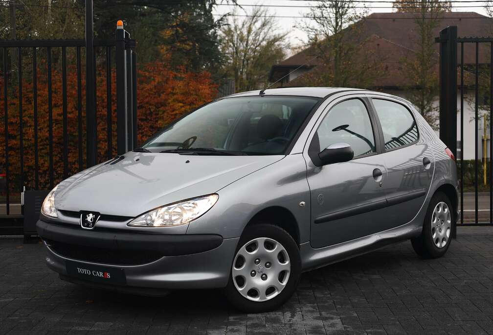 Peugeot i Benzine  Ca-Pass  85.000 km.  Trek-Haak