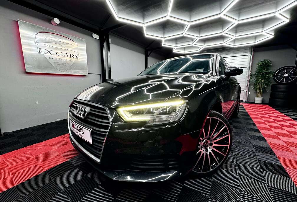 Audi AUDI A3*LOOK SLINE*STRONIC*VIRTUAL