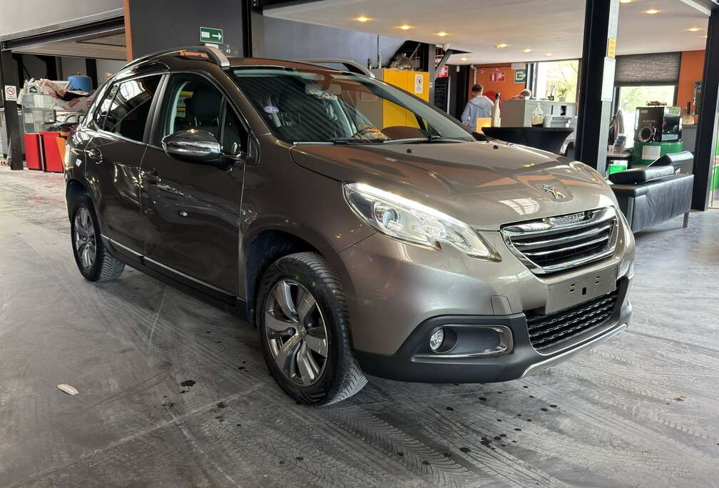 Peugeot 2008 1.2i  Allure S