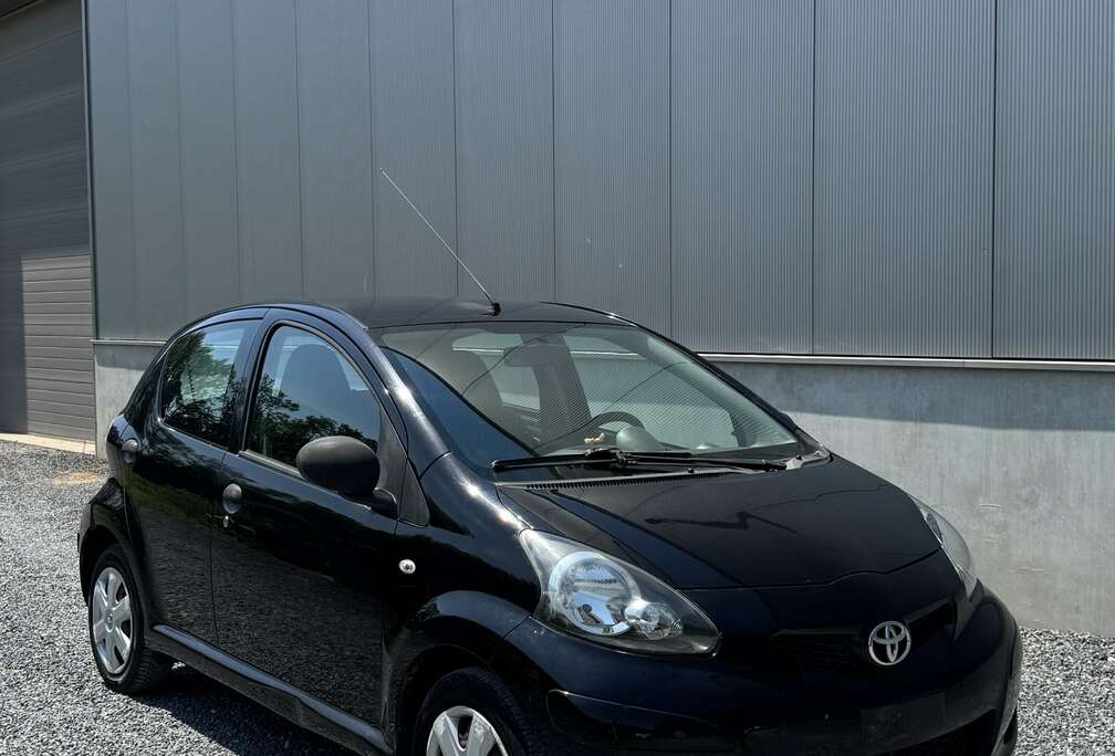 Toyota 1.0 Benzine 2008 - Start en rijd perfect