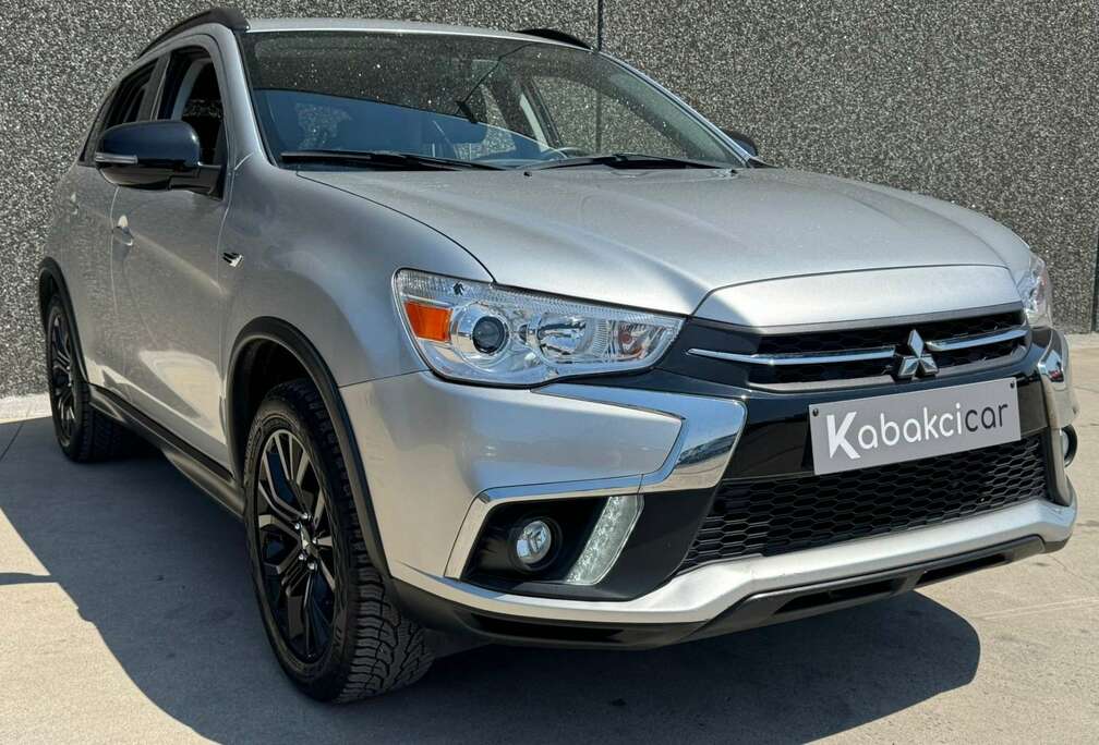 Mitsubishi 1.6i 2WD Blackline// FUL CARNET//CARPLAY/GARANTIE