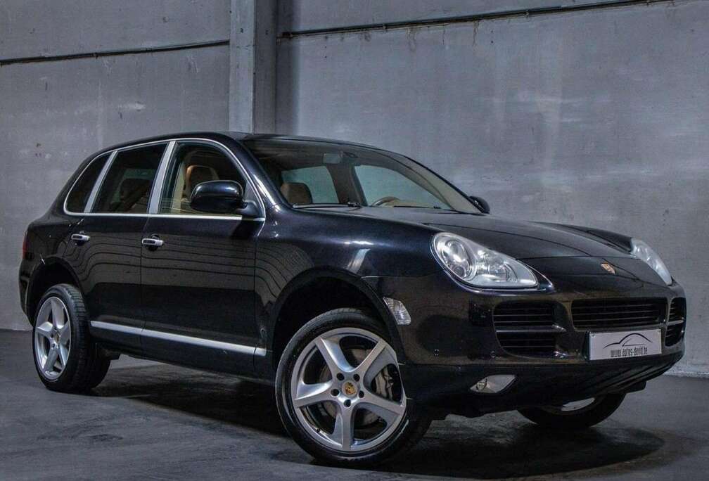 Porsche 4.5 V8 - S Tiptronic FULL OPTION*