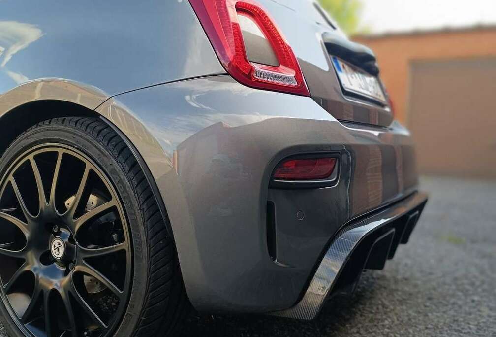 Abarth 595 1.4 T-Jet Competizione