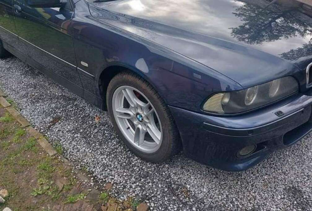 BMW 520i