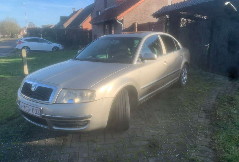Skoda Superb 2.5 TDi V6 Elegance Tiptronic