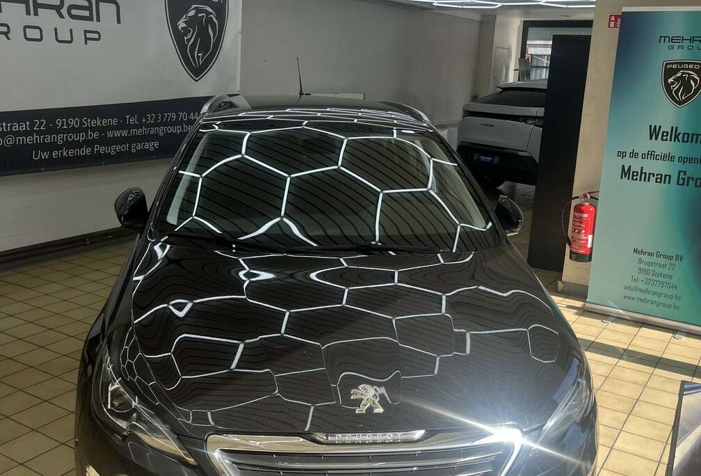 Peugeot SW 1.2 PureTech Allure STT