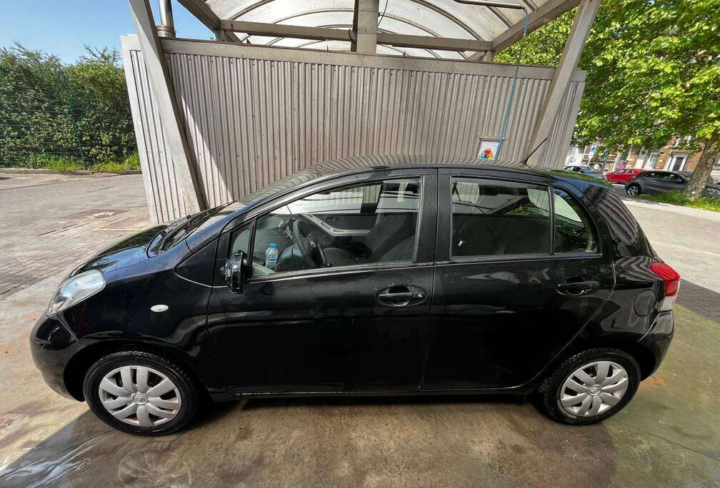 Toyota 1.0i VVT-i Comfort