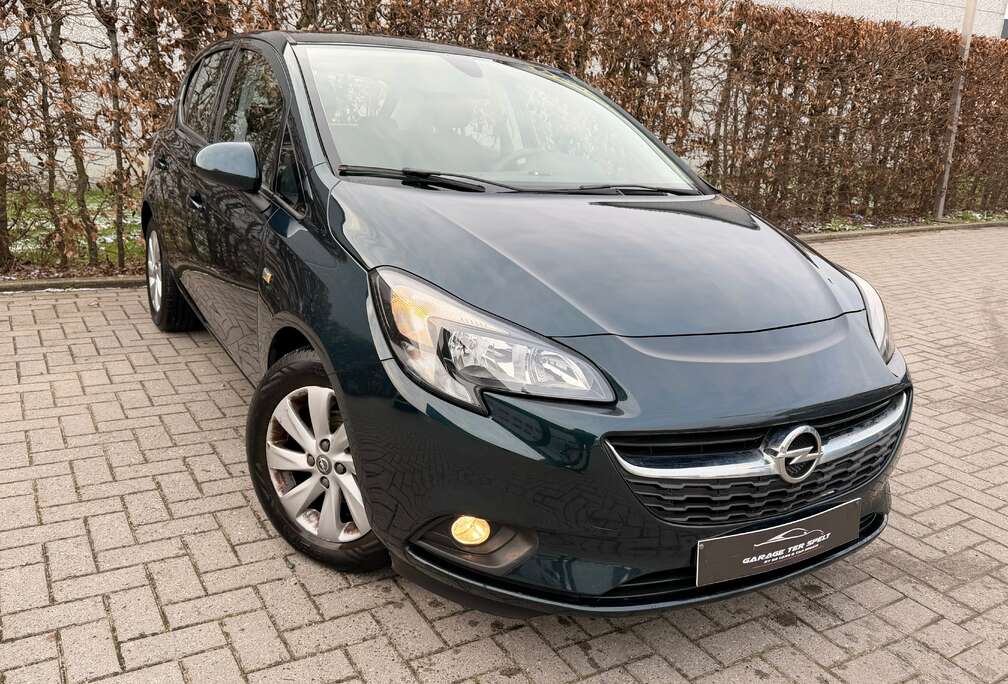 Opel Corsa 1.2i Black Edition