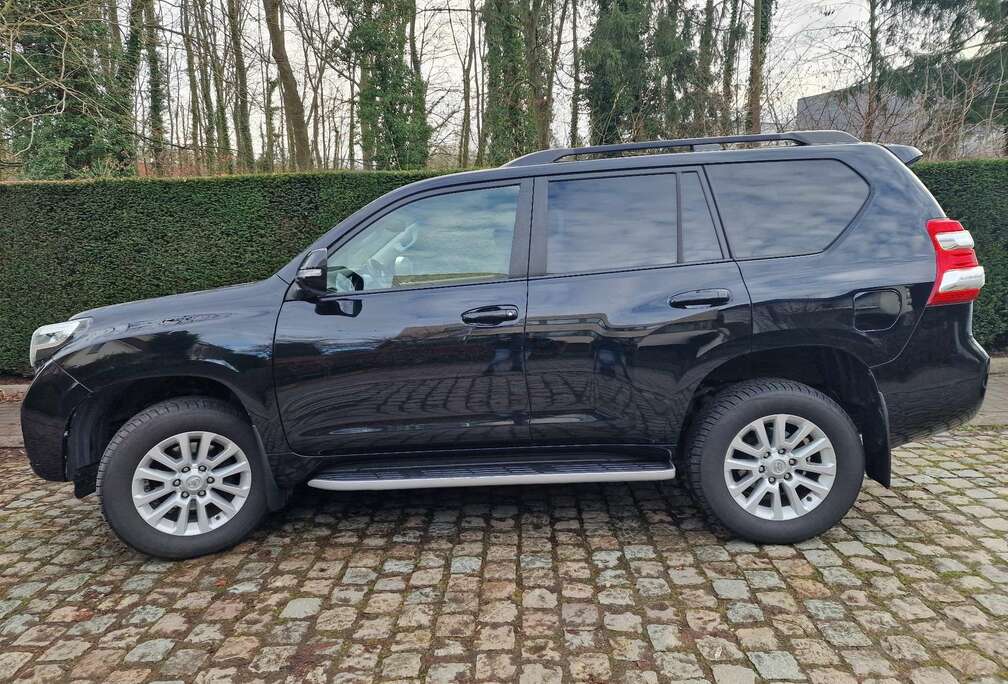 Toyota 5p 2.8 d-4d Style 7p.ti auto