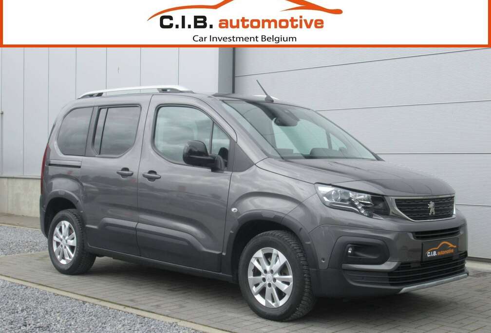 Peugeot 1.2i Aut. Allure /€11.560 netto / Navi / Camera / Trekhaak / ...
