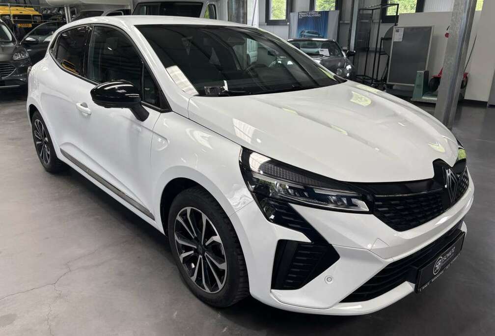 Renault 1.6 Techno E-Tech Hybrid