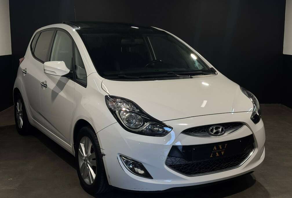 Hyundai ** 1.4 CRDi ** BlueDrive ** GPS ** A/C ** Garantie 12 mois **